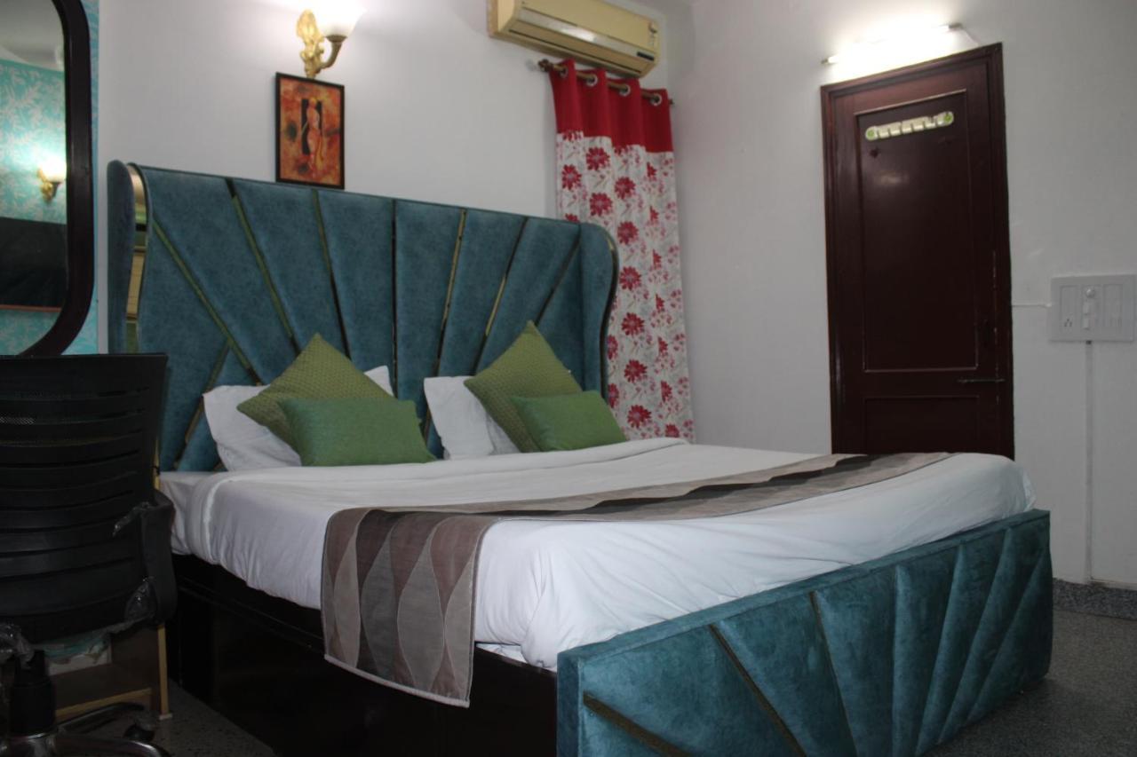 Awasthi Kozi Stays B&B - Closest To Vfs Yeni Delhi Dış mekan fotoğraf